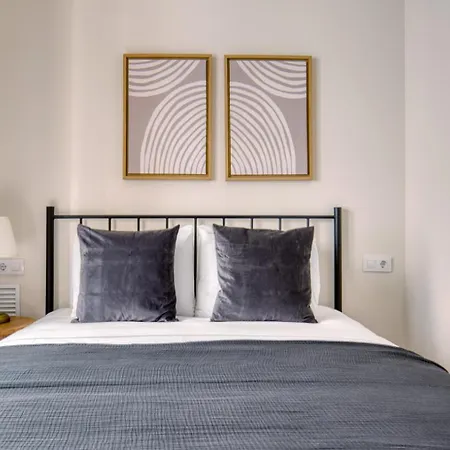 Blueground El Born Nr Port Vell Bcn-59 شقة