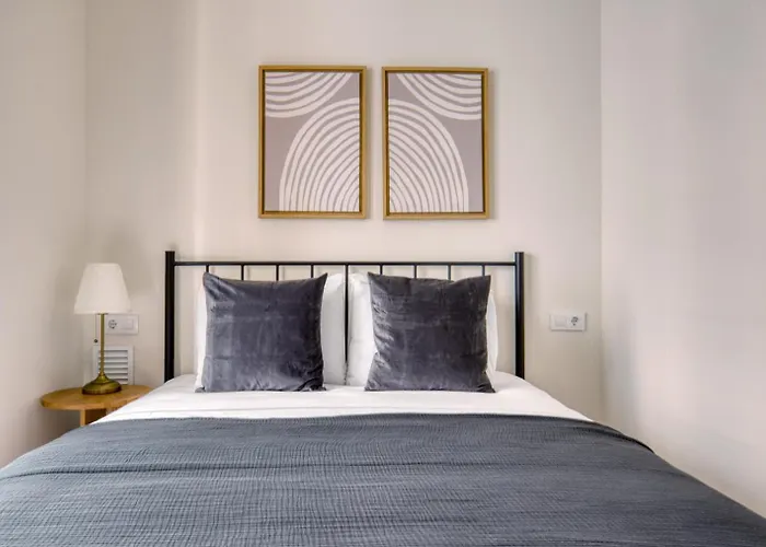 Blueground El Born Nr Port Vell Bcn-59 شقة